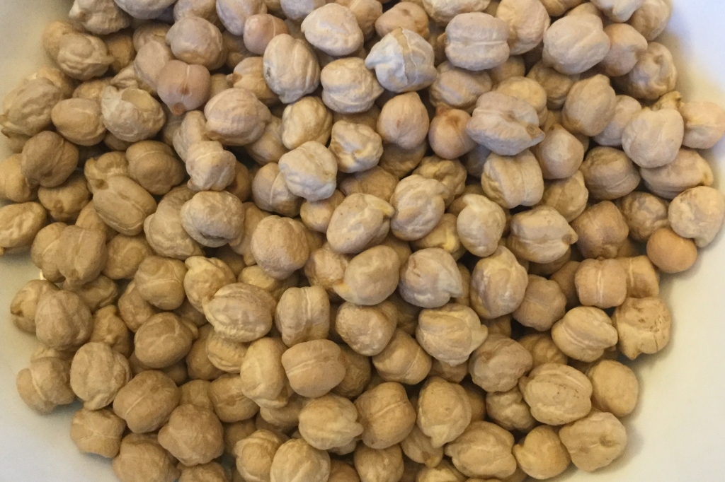 Image of dried chickpeas
